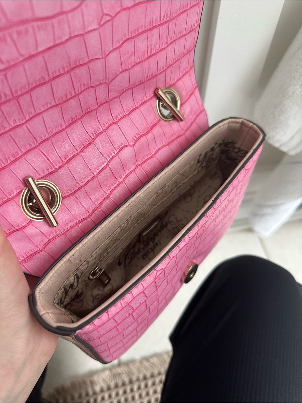 Vintage Guess Two-Tone Pink Crossbody Bag - Picture 4 of 5